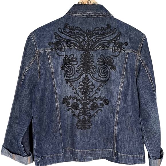 Chico’s Denim embroidered roll cuff jean jacket size 1 Medium - Picture 2 of 8
